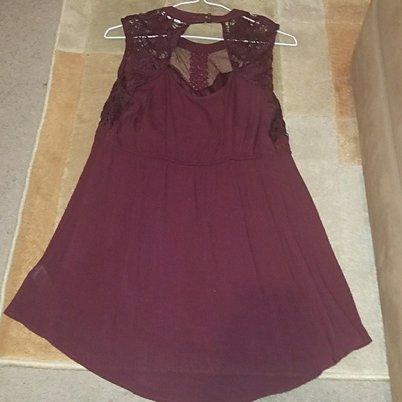 A lace top - Picture 2 of 2